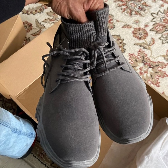 Men’s & women’s sneaker boot